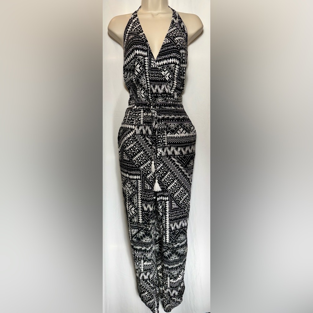 Chic Monochrome Patterned Jumpsuit - image 1